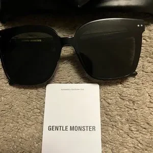 GENTLE MONSTER | Accessories | Gentle Monster Lo Cell Small | Poshmark